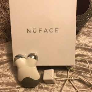Nuface mini with box and charger